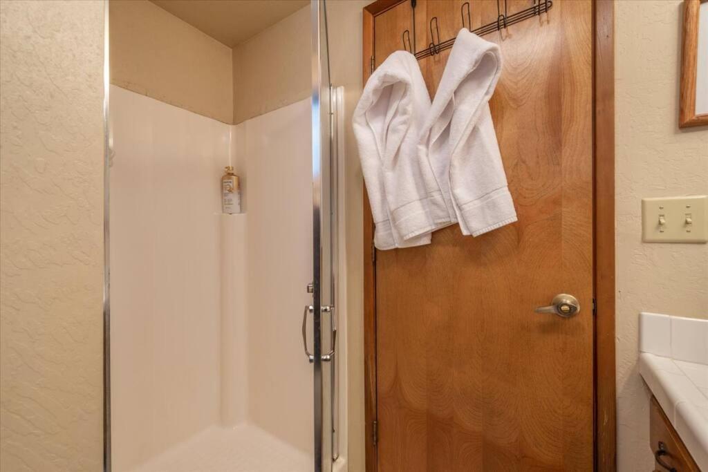 3Br Tahoe Donner Cabin With Hoa Perks Like Pools Hot-Tub Minutes To Trails Lake Golf Truckee Exterior photo